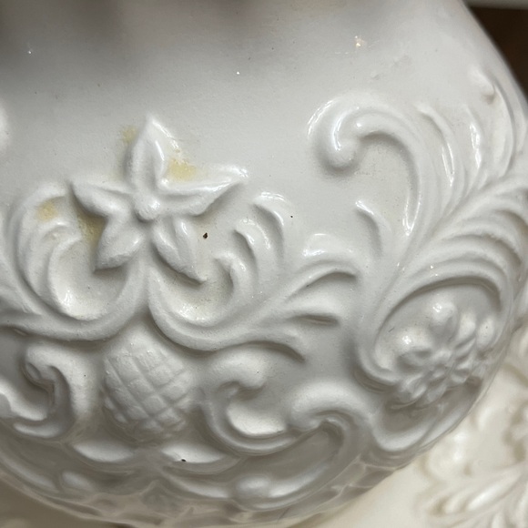 Elegant White Ceramic Pitcher and Bowl Set - Picture 2 of 11